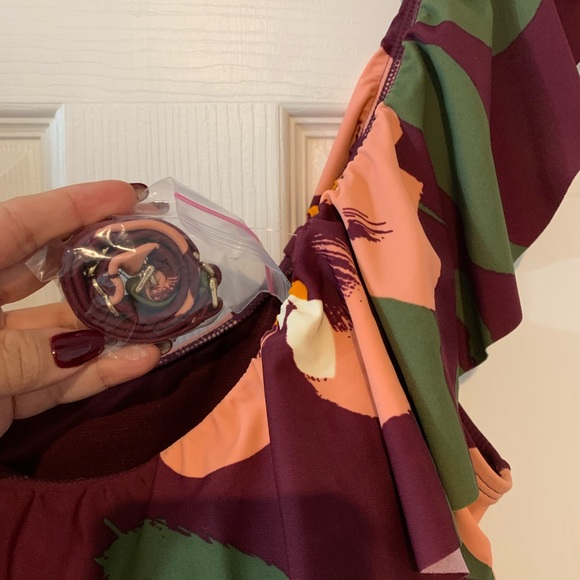 EVRI 1-piece bathing suit 4X Stunning Nikita Seamed Ruffled Primrose NWT w/strap - Picture 6 of 11